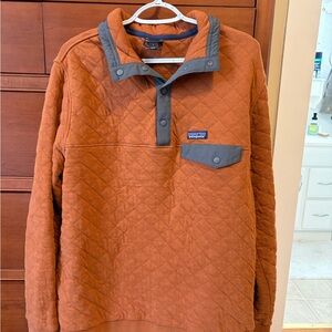 Patagonia Quilted Snap Pullover in Rust with Charcoal Trim